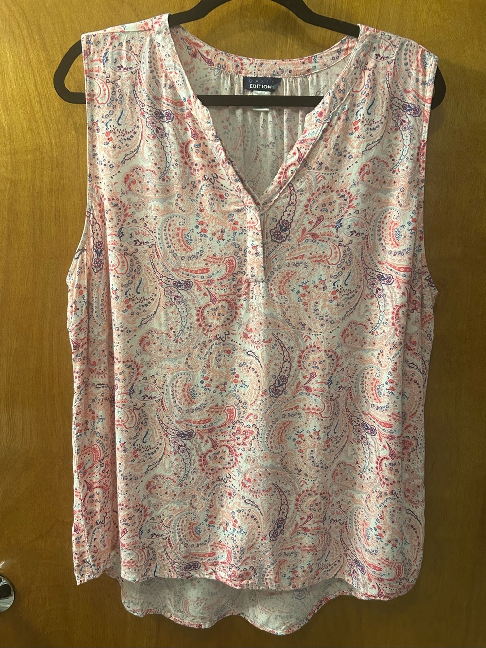 Basic Editions Pink Paisley V-Neck Sleeveless Tank Top EUC